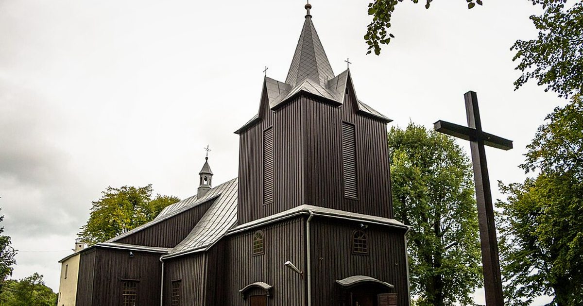 Kościół parafii Kościół Narodzenia NMP w Dobrków — zdjęcie
