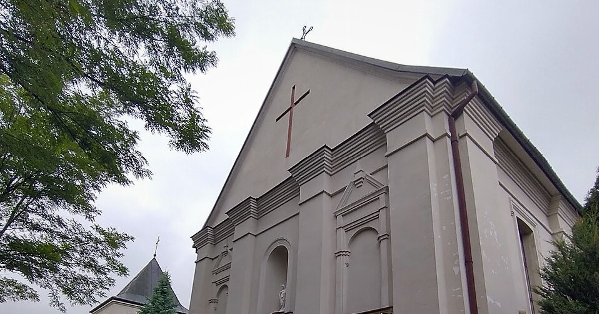 Kościół parafii Kościół Narodzenia NMP w Kozłów — zdjęcie