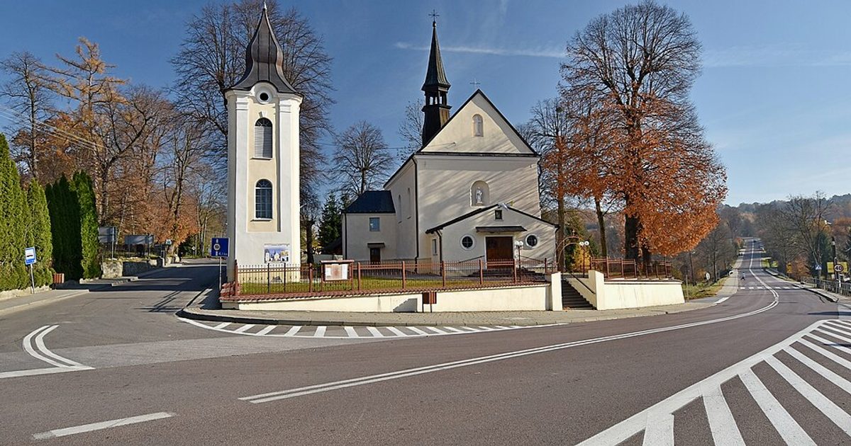Kościół parafii Kościół Narodzenia NMP w Krzywcza — zdjęcie