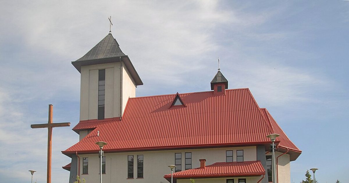 Kościół parafii Kościół Narodzenia NMP w Łosie — zdjęcie