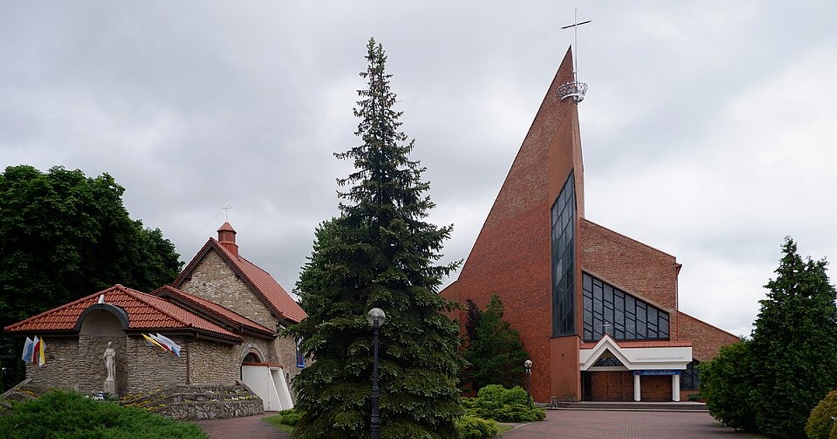 Kościół parafii Kościół Narodzenia NMP w Myszków — zdjęcie