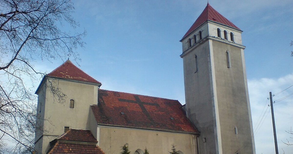 Kościół parafii Kościół Narodzenia NMP w Ocice — zdjęcie