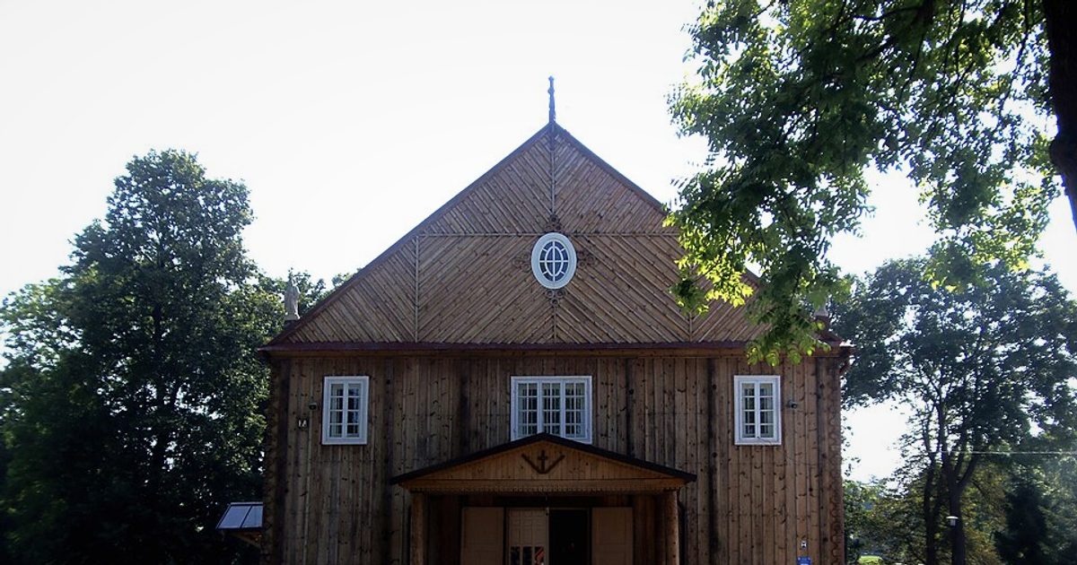 Kościół parafii Kościół Narodzenia NMP w Ostrożany — zdjęcie