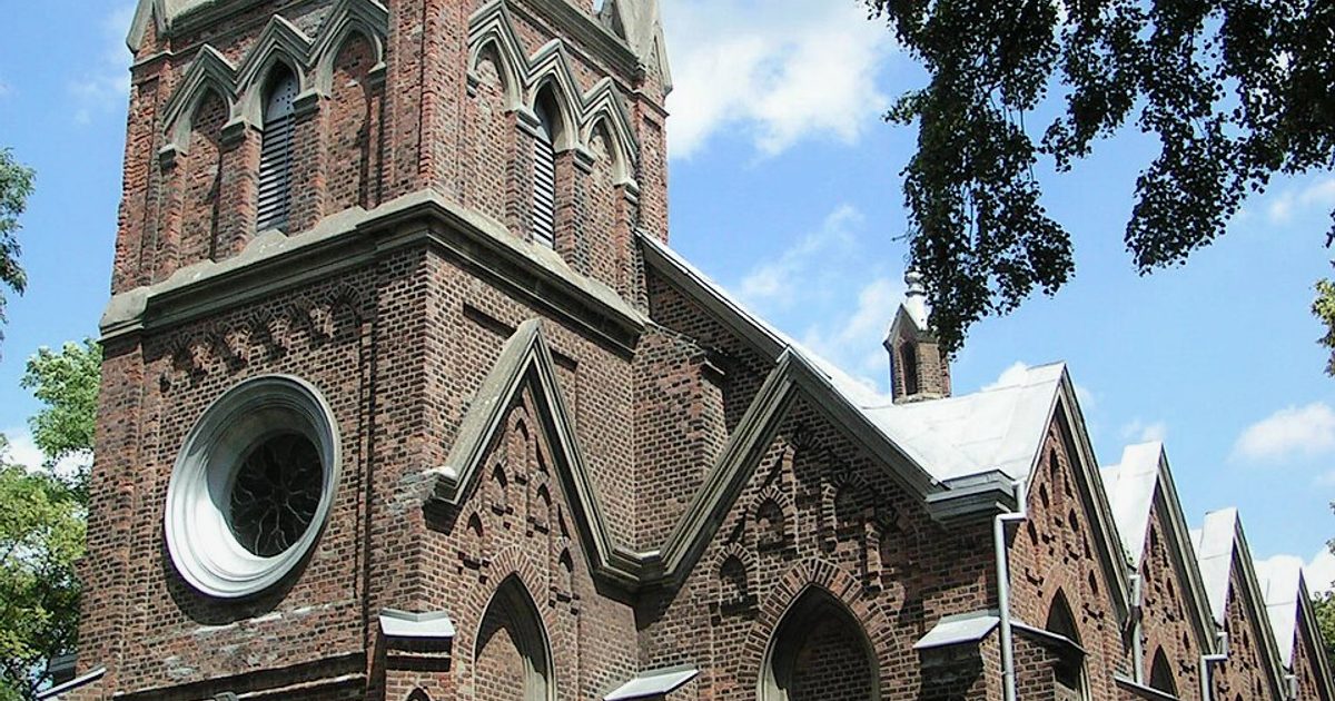 Kościół parafii Kościół Narodzenia NMP w Racięcice — zdjęcie