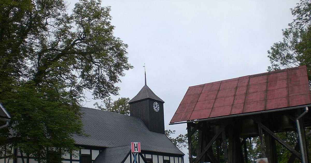Kościół parafii Kościół Narodzenia NMP w Sianowo — zdjęcie