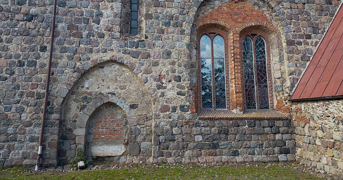 Kościół parafii Kościół Narodzenia NMP w Smolnica — zdjęcie
