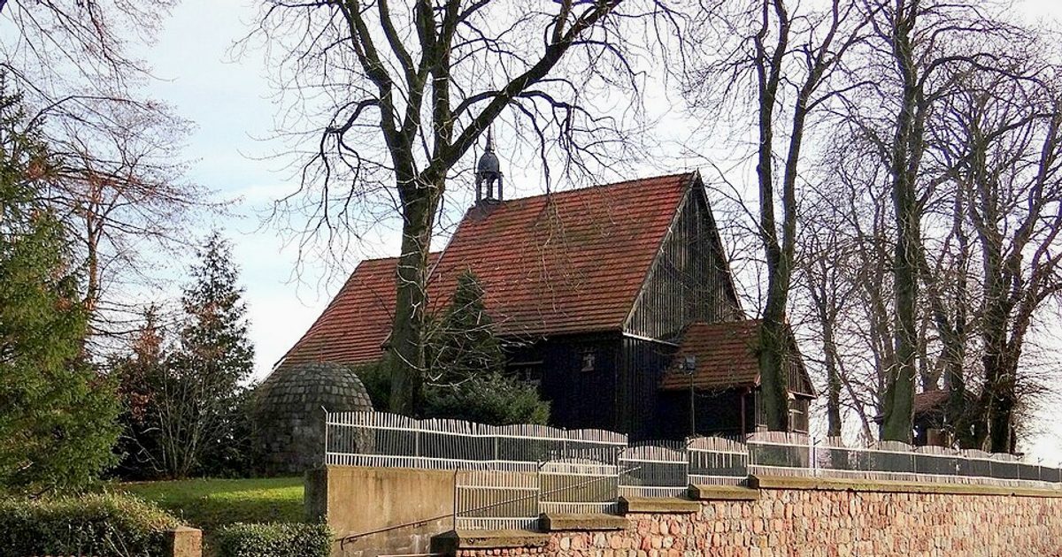 Kościół parafii Kościół Narodzenia NMP w Strzelce — zdjęcie
