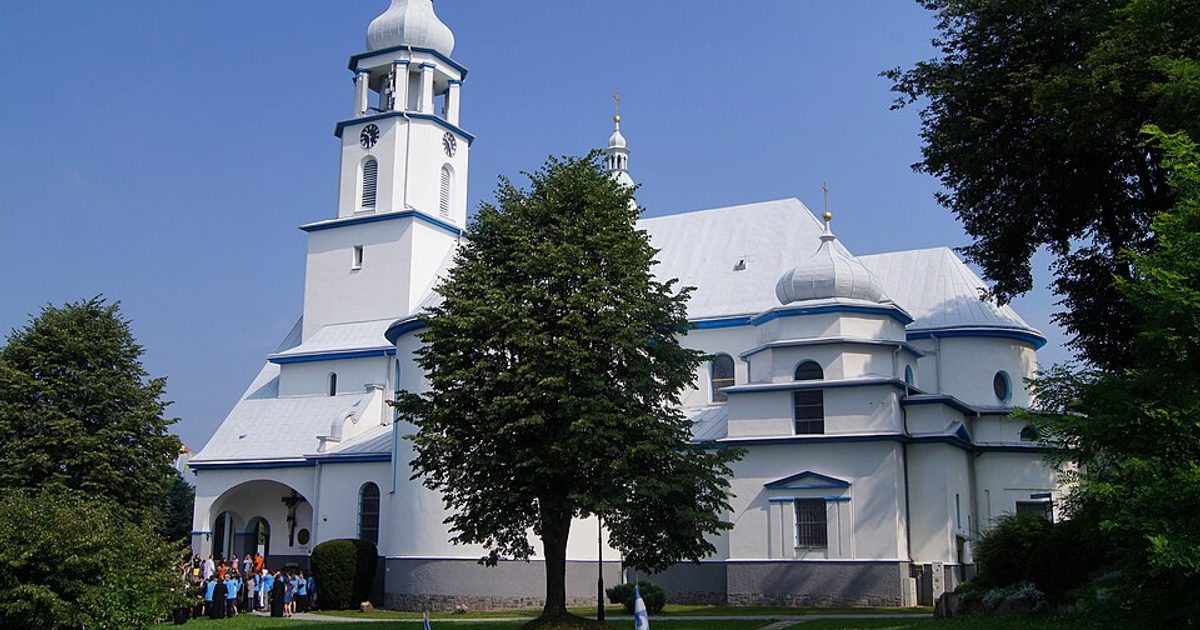 Kościół parafii Kościół Narodzenia NMP w Tarnowiec — zdjęcie