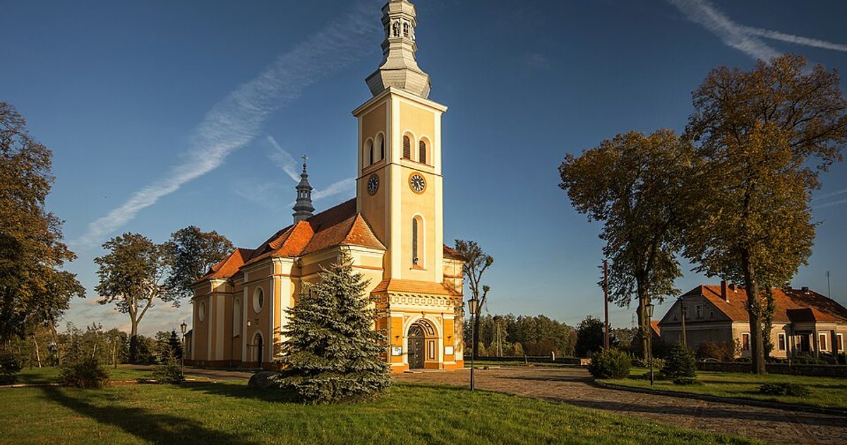 Kościół parafii Kościół Narodzenia NMP w Wałków — zdjęcie