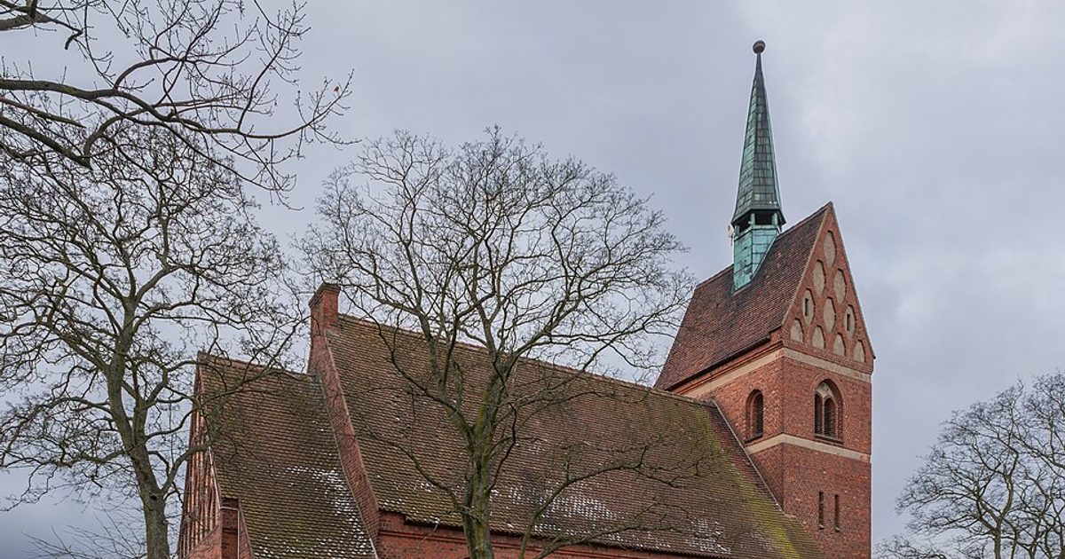 Kościół parafii Kościół Narodzenia NMP w Wilkowo — zdjęcie
