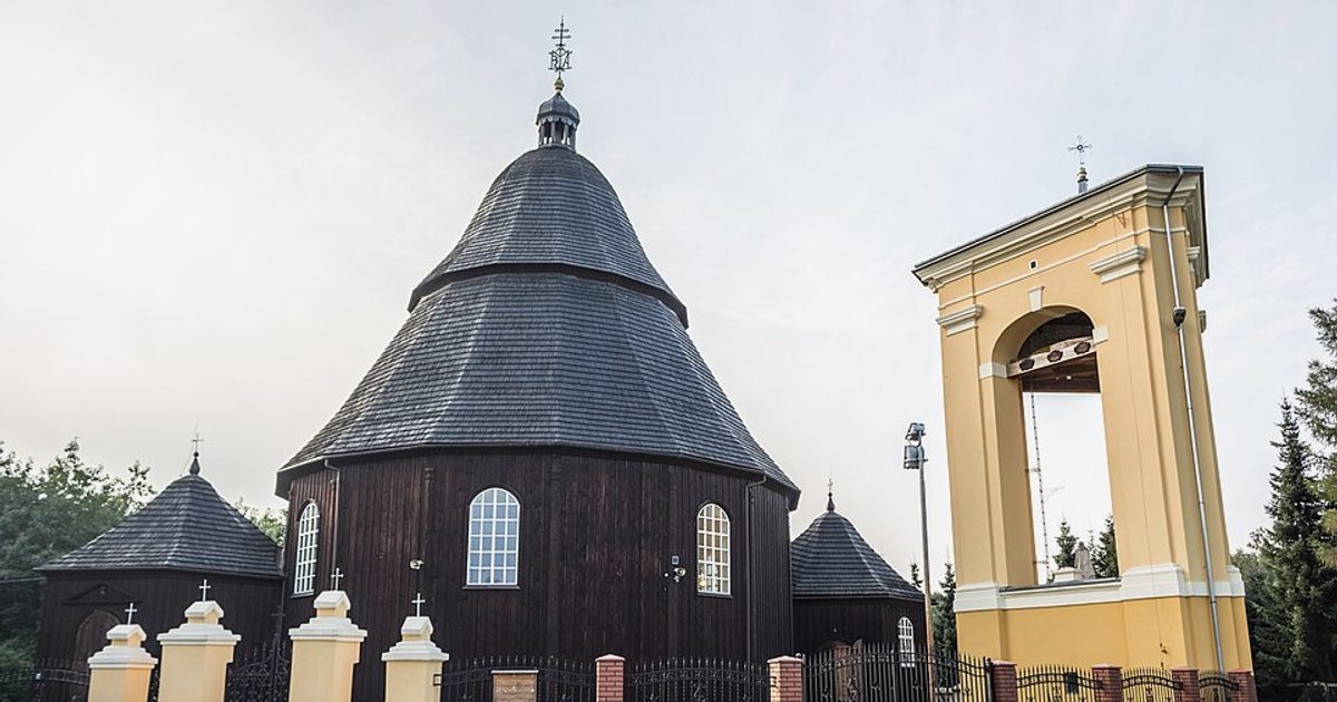 Kościół parafii Kościół Narodzenia NMP w Wyszyna — zdjęcie