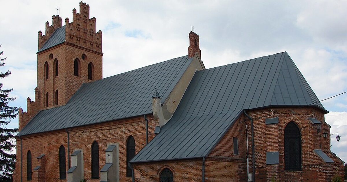 Kościół parafii Kościół Narodzenia NMP w Zgłowiączka — zdjęcie