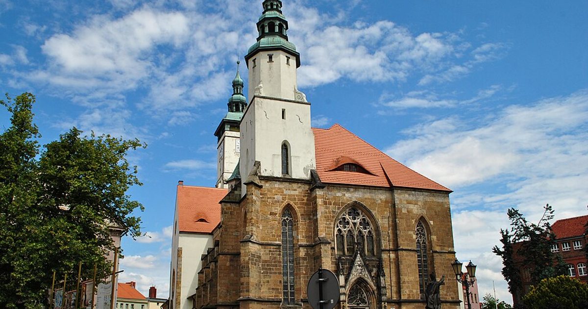 Kościół parafii Kościół Narodzenia NMP w Złotoryja — zdjęcie