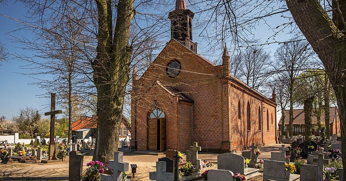Kościół parafii Kościół Narodzenia NMP w Żuławki — zdjęcie