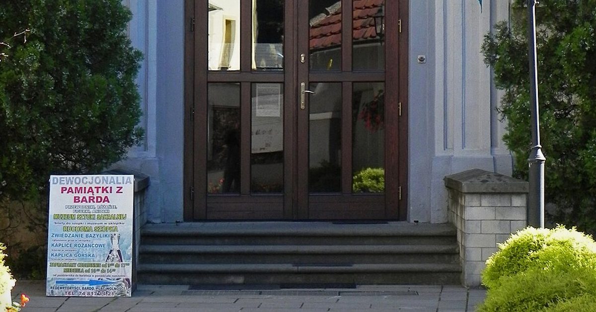 Kościół parafii Kościół Nawiedzenia NMP w Bardo — zdjęcie