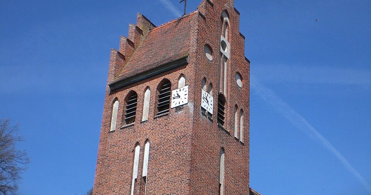 Kościół parafii Kościół Nawiedzenia NMP w Hopowo — zdjęcie