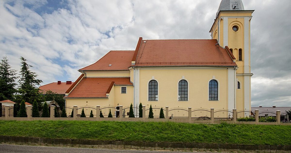 Kościół parafii Kościół Nawiedzenia NMP w Krzyżowniki — zdjęcie