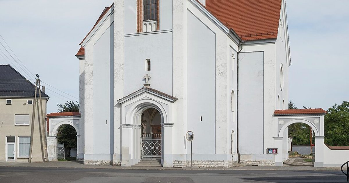 Kościół parafii Kościół Nawiedzenia NMP w Łącznik — zdjęcie
