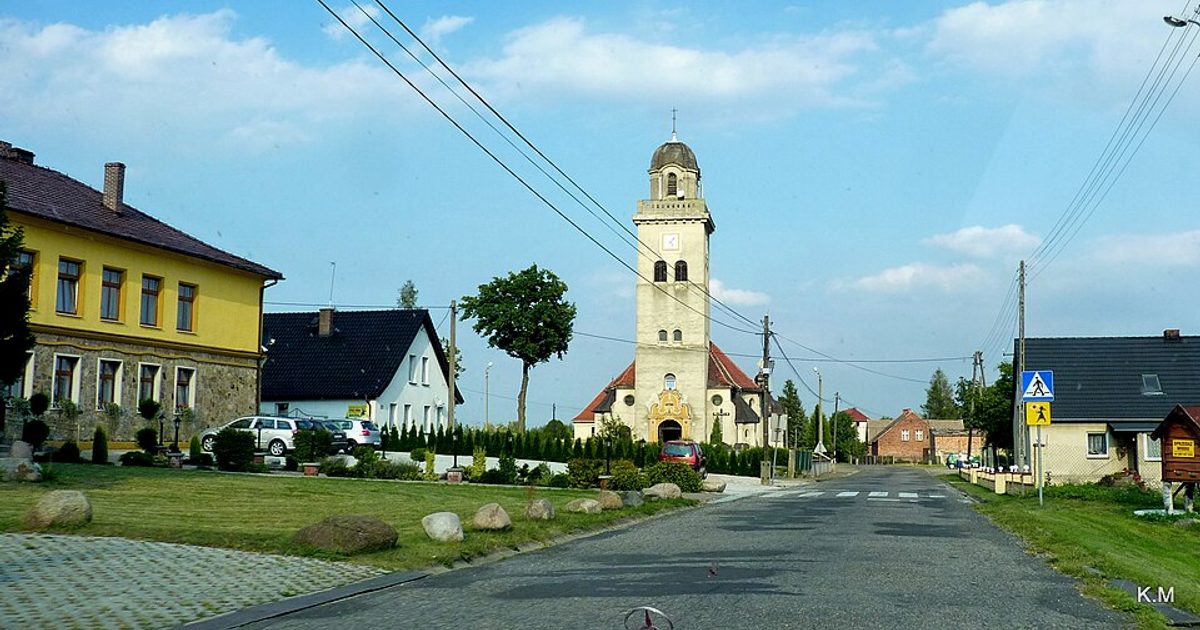 Kościół parafii Kościół Nawiedzenia NMP w Łomnica — zdjęcie