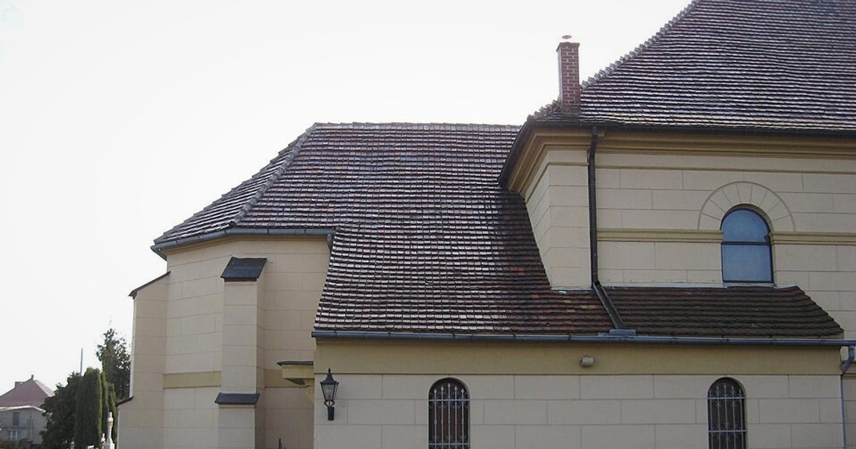 Kościół parafii Kościół Nawiedzenia NMP w Łowkowice — zdjęcie