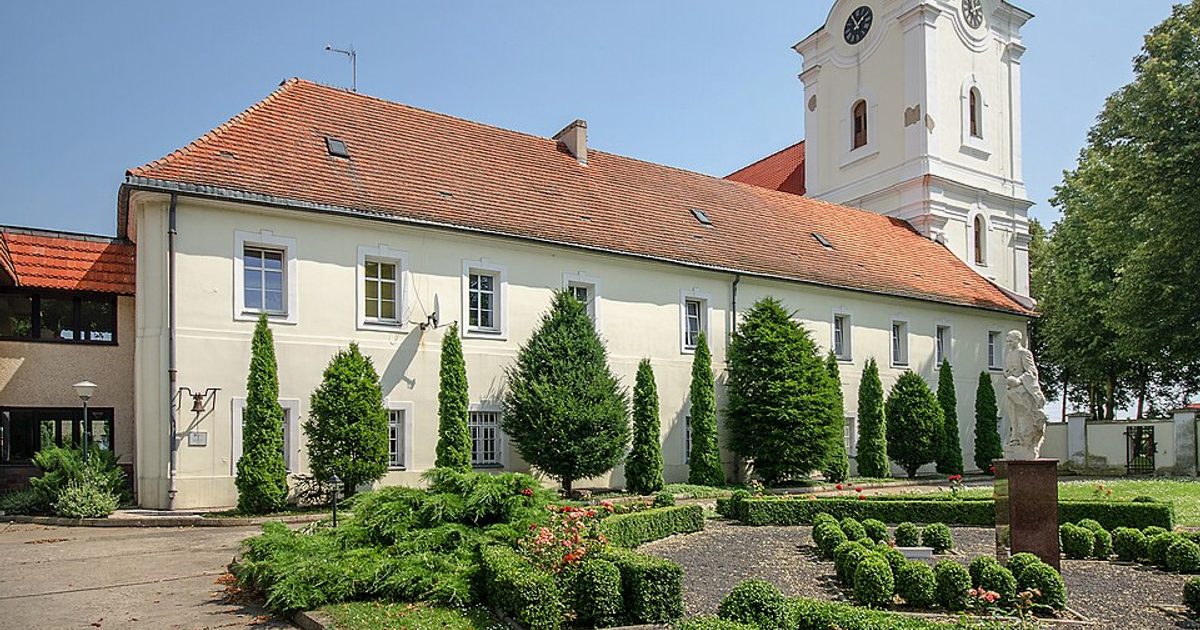 Kościół parafii Kościół Nawiedzenia NMP w Markowice — zdjęcie