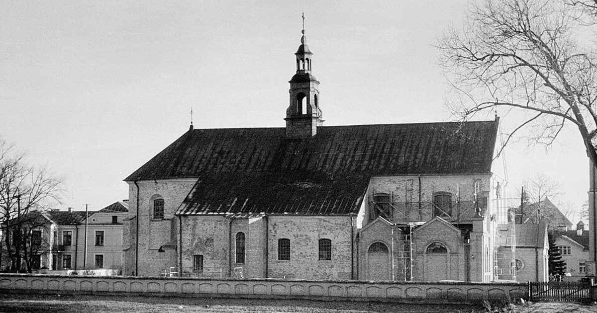 Kościół parafii Kościół Nawiedzenia NMP w Ostrołęka — zdjęcie
