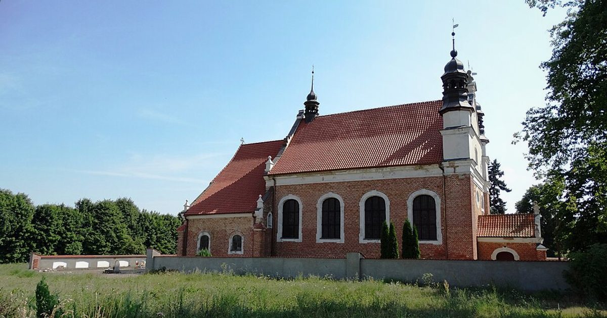 Kościół parafii Kościół Nawiedzenia NMP w Topolno — zdjęcie