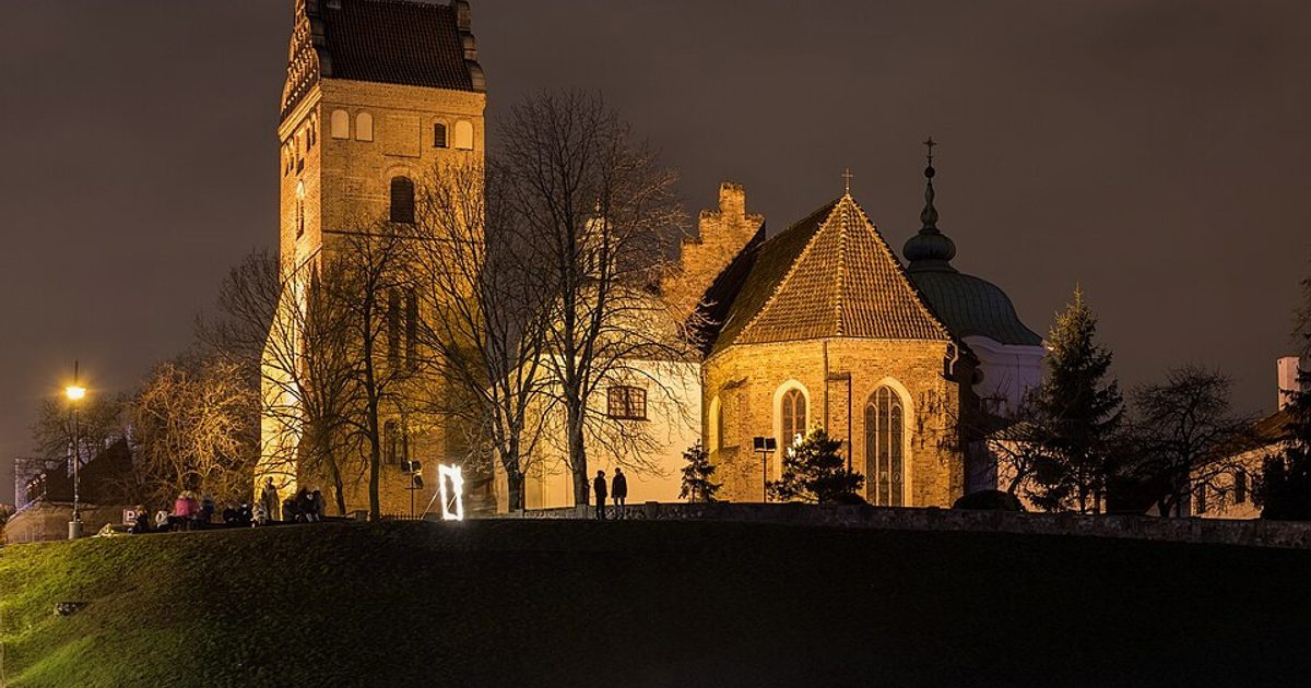 Kościół parafii Kościół Nawiedzenia NMP w Warszawa — zdjęcie