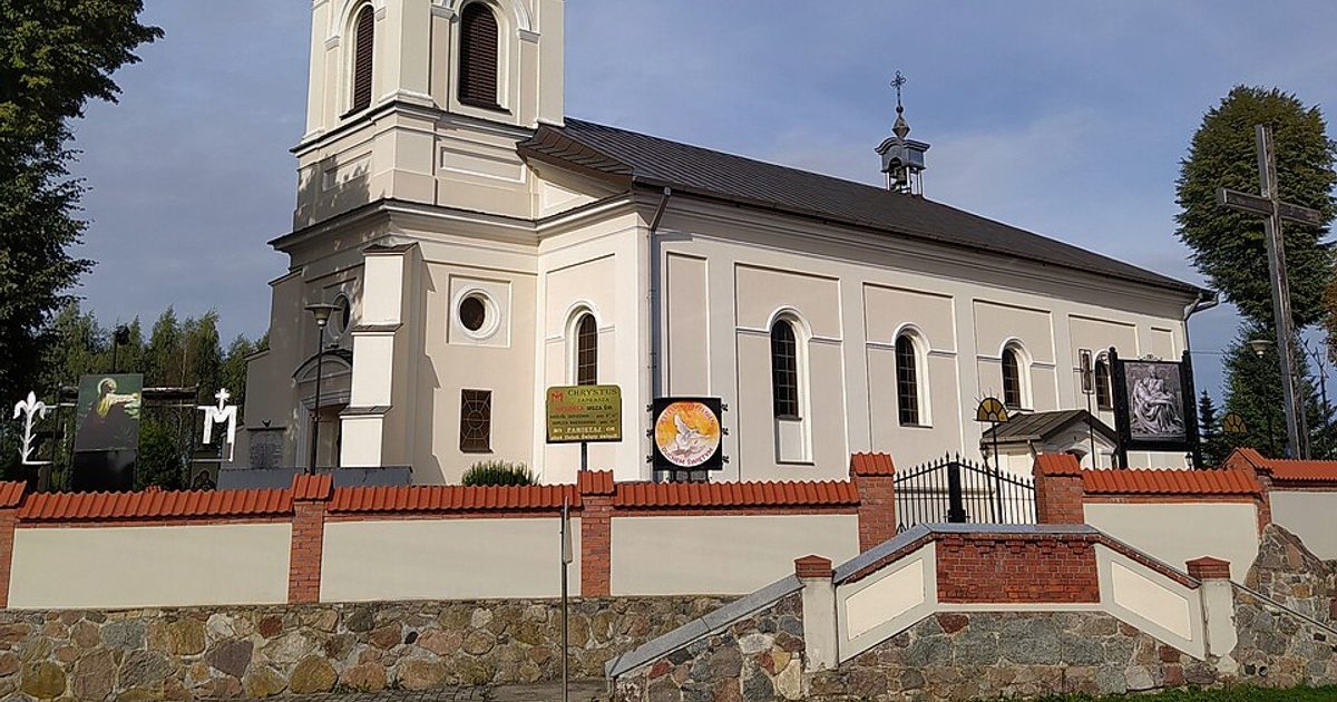 Kościół parafii Kościół Nawiedzenia NMP w Zaduszniki — zdjęcie