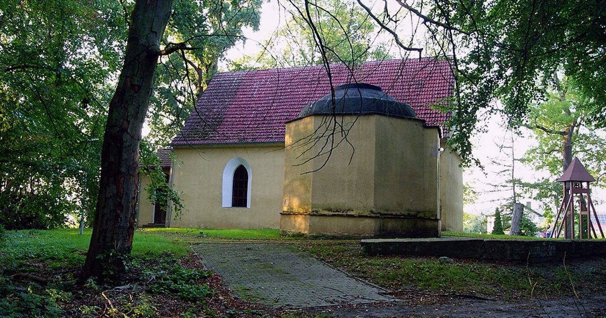 Kościół parafii Kościół Niepokalanego Poczęcia NMP w Osina — zdjęcie