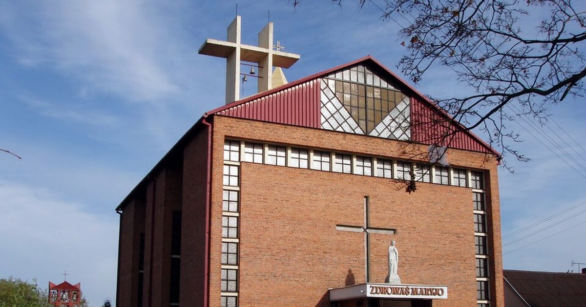 Kościół parafii Kościół Niepokalanego Serca NMP w Gniewoszów — zdjęcie