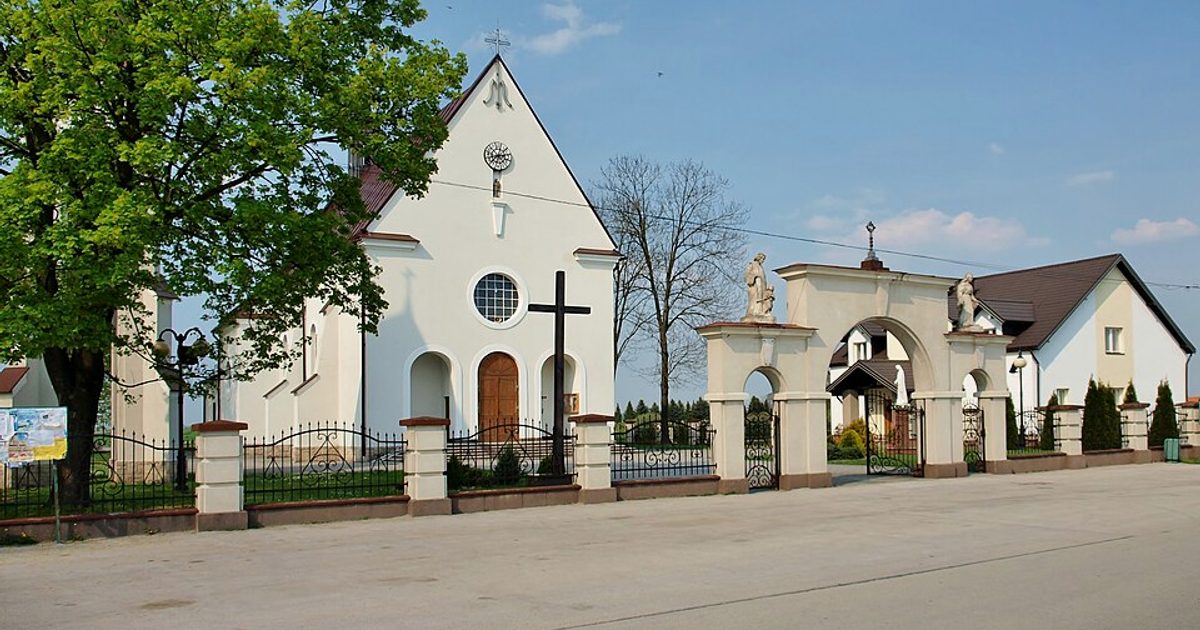 Dzieła sztuki sakralnej — Kościół Niepokalanego Serca NMP, Jadowniki Mokre. Zdjęcie: Wikimedia Commons.