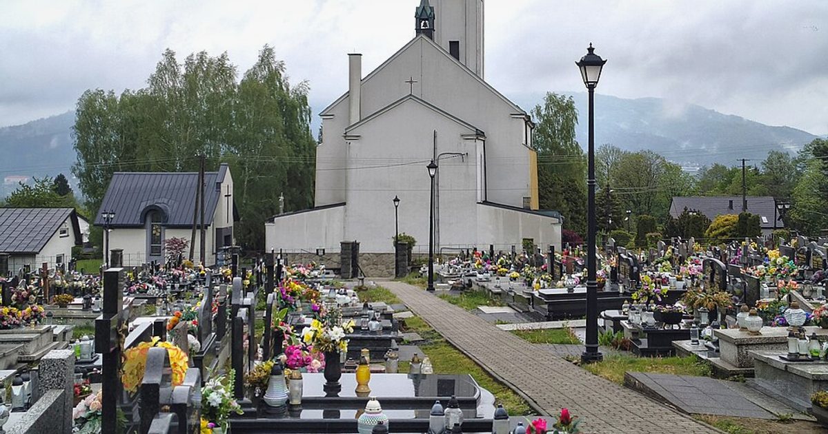 Kościół parafii Kościół Niepokalanego Serca NMP w Meszna — zdjęcie