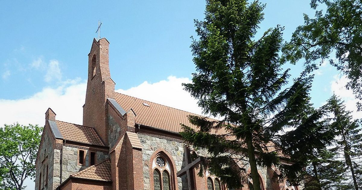 Kościół parafii Kościół Niepokalanego Serca NMP w Pomysk Wielki — zdjęcie