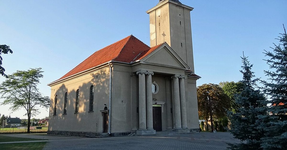 Kościół parafii Kościół NMP Królowej Polski w Brzoza — zdjęcie