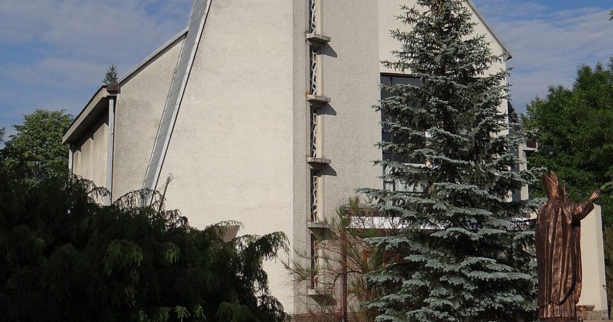 Kościół parafii Kościół NMP Królowej Polski w Hucisko — zdjęcie