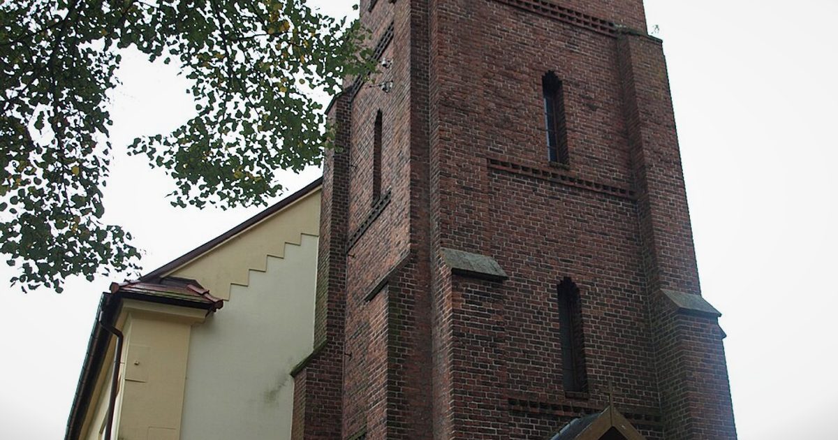 Kościół parafii Kościół NMP Królowej Polski w Jelcz-Laskowice — zdjęcie