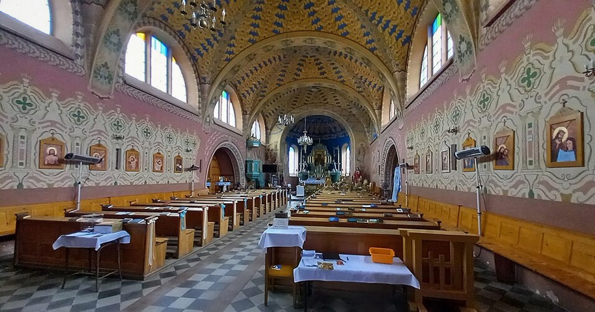 Kościół parafii Kościół NMP Królowej Polski w Lubień — zdjęcie