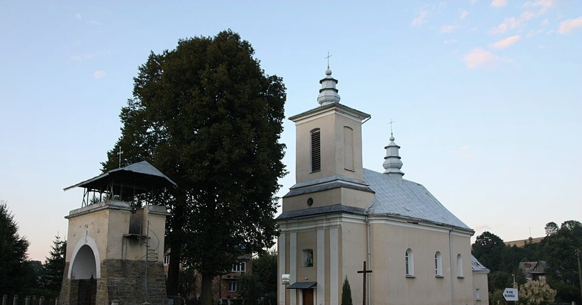 Kościół parafii Kościół NMP Królowej Polski w Łukowe — zdjęcie