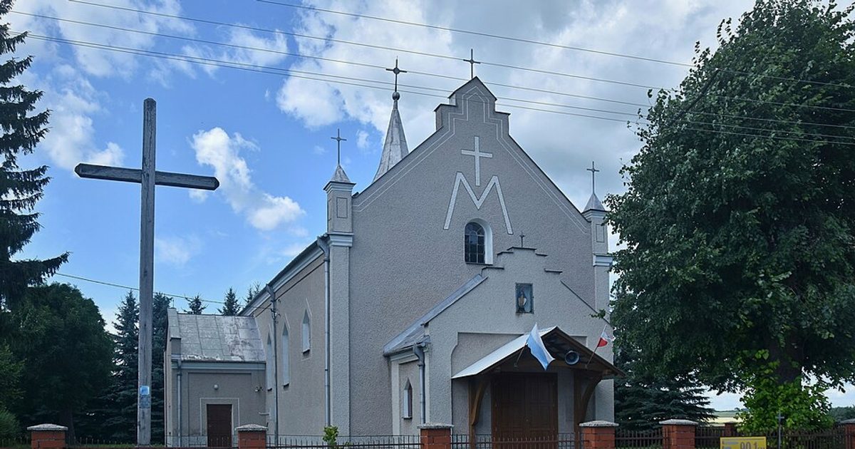 Kościół parafii Kościół NMP Królowej Polski w Machnówek — zdjęcie