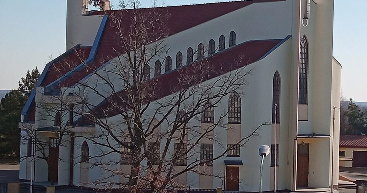 Kościół parafii Kościół NMP Królowej Polski w Ozorków — zdjęcie