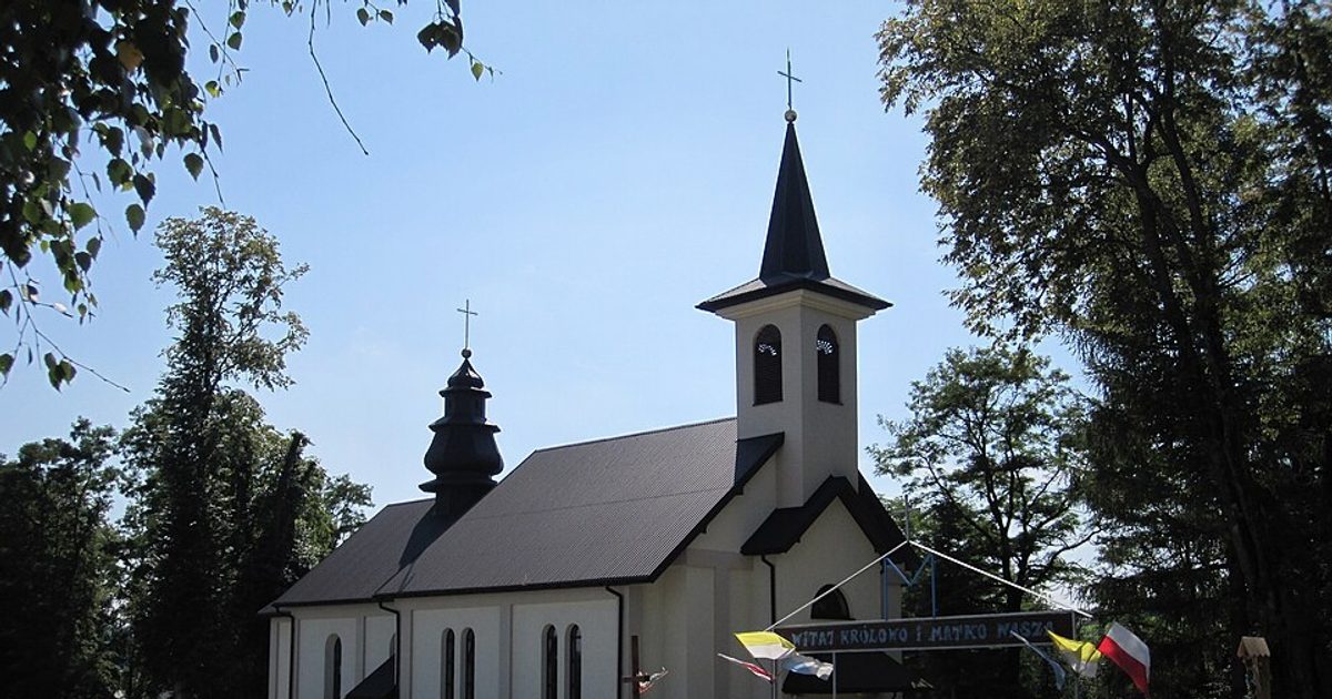 Kościół parafii Kościół NMP Królowej Polski w Polańczyk — zdjęcie