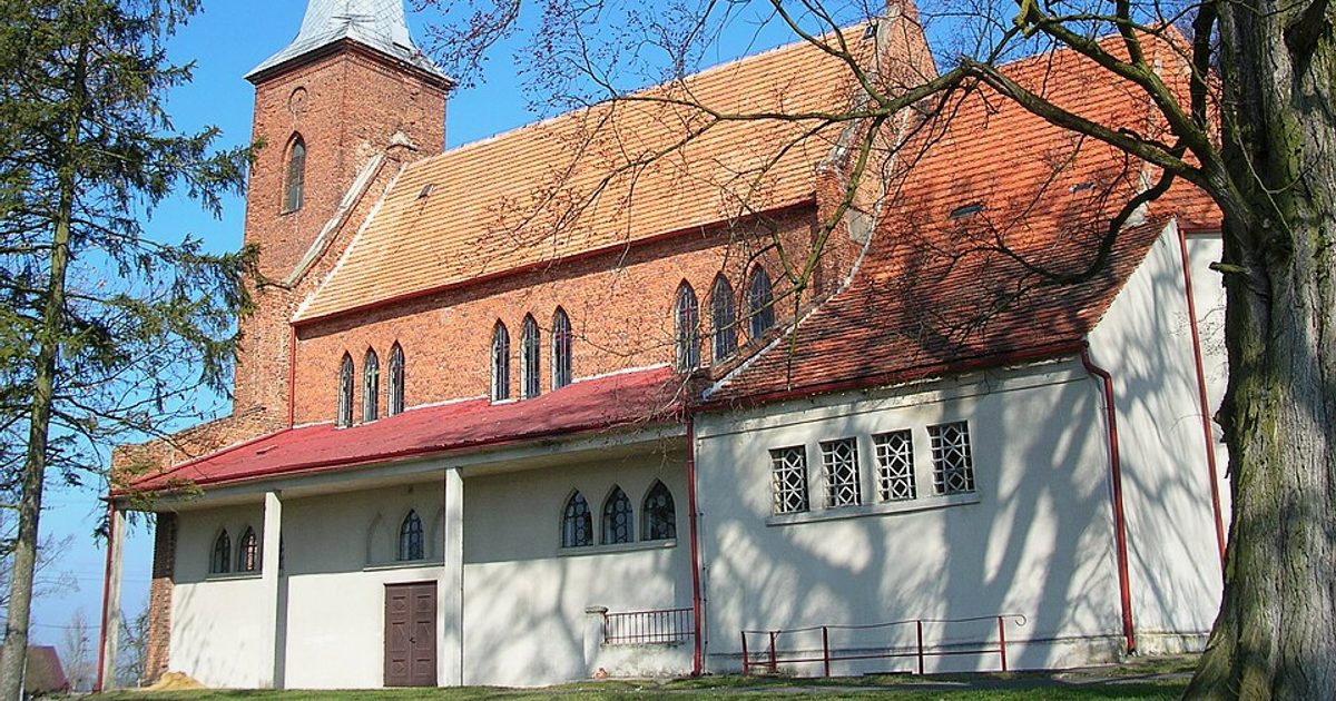 Kościół parafii Kościół NMP Królowej Polski w Poniatowice — zdjęcie