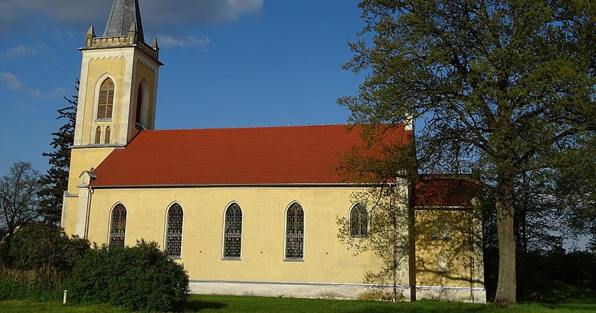 Kościół parafii Kościół NMP Królowej Polski w Zbytowa — zdjęcie