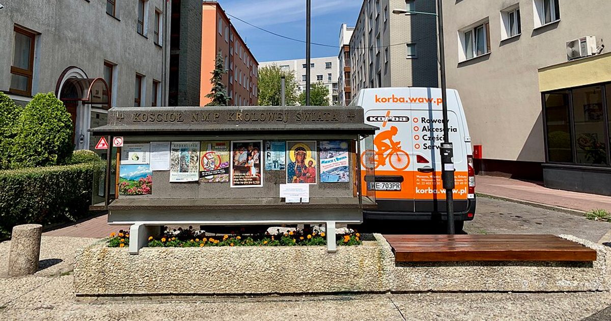 Kościół parafii Kościół NMP Królowej Świata w Warszawa — zdjęcie
