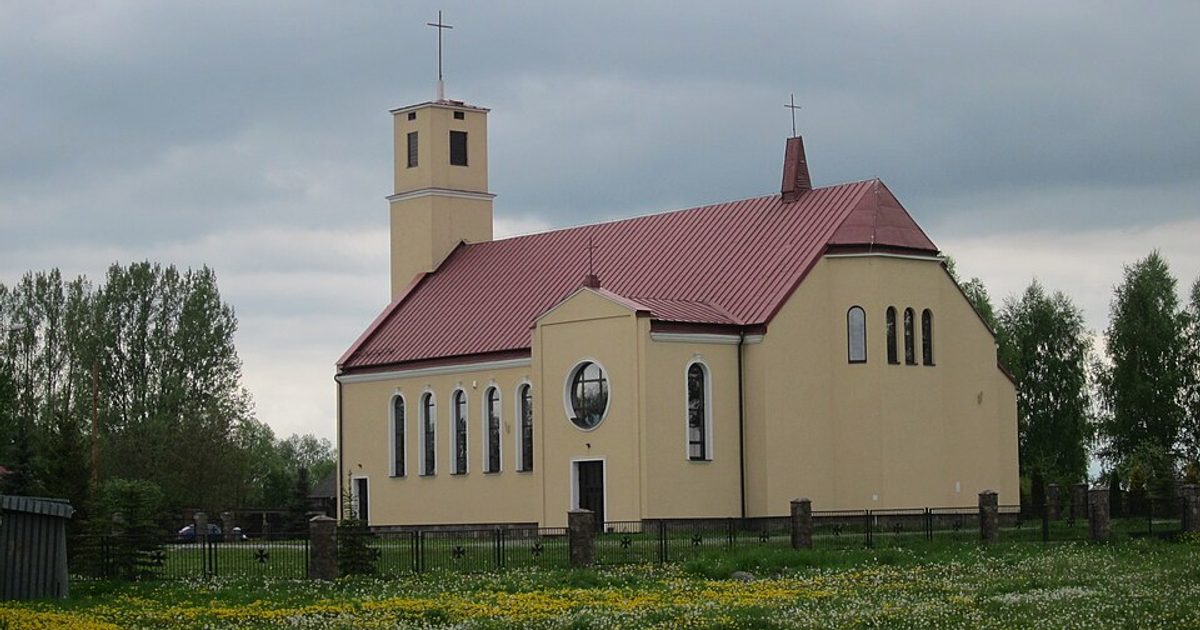 Kościół parafii Kościół NMP Królowej Świata w Wojny-Krupy — zdjęcie