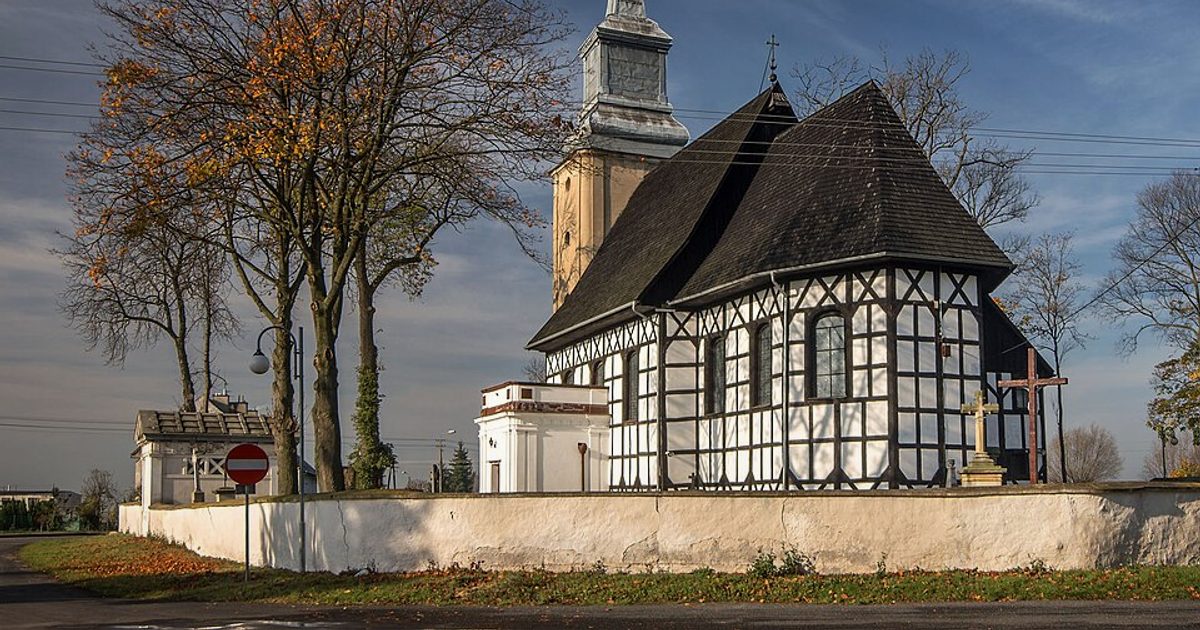 Kościół parafii Kościół NMP Niepokalanie Poczętej w Oporowo — zdjęcie