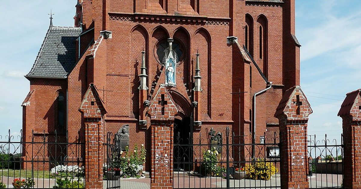 Kościół parafii Kościół NMP Śnieżnej w Krzycko Małe — zdjęcie