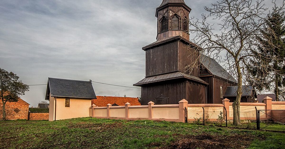 Kościół parafii Kościół NMP Wniebowziętej w Mórka — zdjęcie