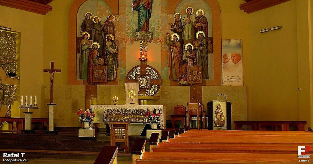 Kościół parafii Kościół NMP Wspomożycielki Wiernych w Jaroszowiec — zdjęcie